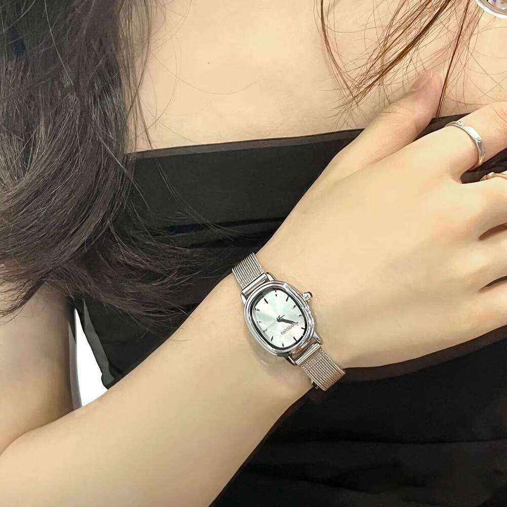 Oval Dial Women's es Stainless Steel Ladies Simple Brand Women Gift Small Quartz Wristes Relgio H260228