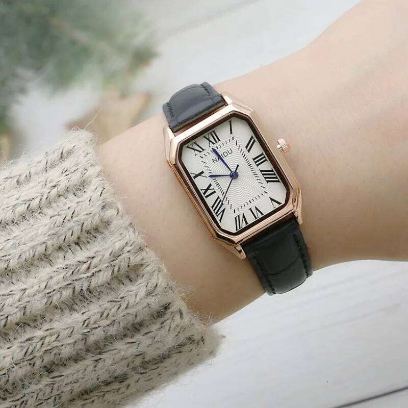 Ladies Rectangle Simple Roman Numerals Small Dial Quartz es Women Niche Clock Female Vintage Wrist Reloj H260228