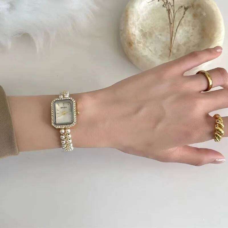 Women Fashion Small Square Dial Ladies Vintage Shell Pearls Chain Quartz Wrist Female Clock Wholesale H260228