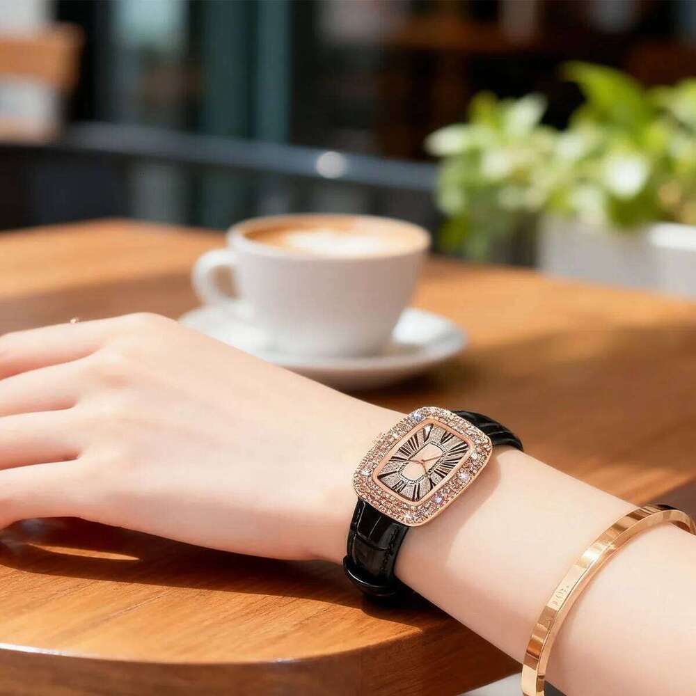 1pc-Fashion Leather Strap Women's Quartz Christmas Valentine's Day Gift H260228