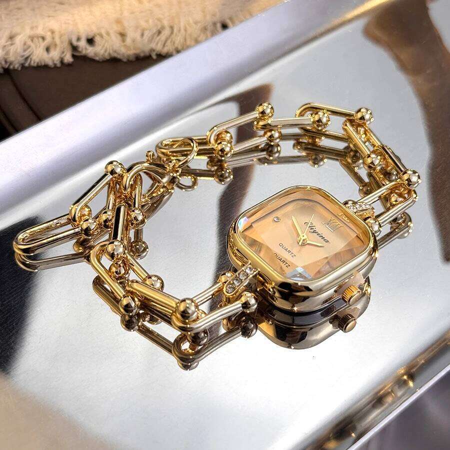 Ladies Quartz Unique Style with Square Cut Glass And Lobster Clasp Medium Size Vintage-Inspired Timepiece H260228