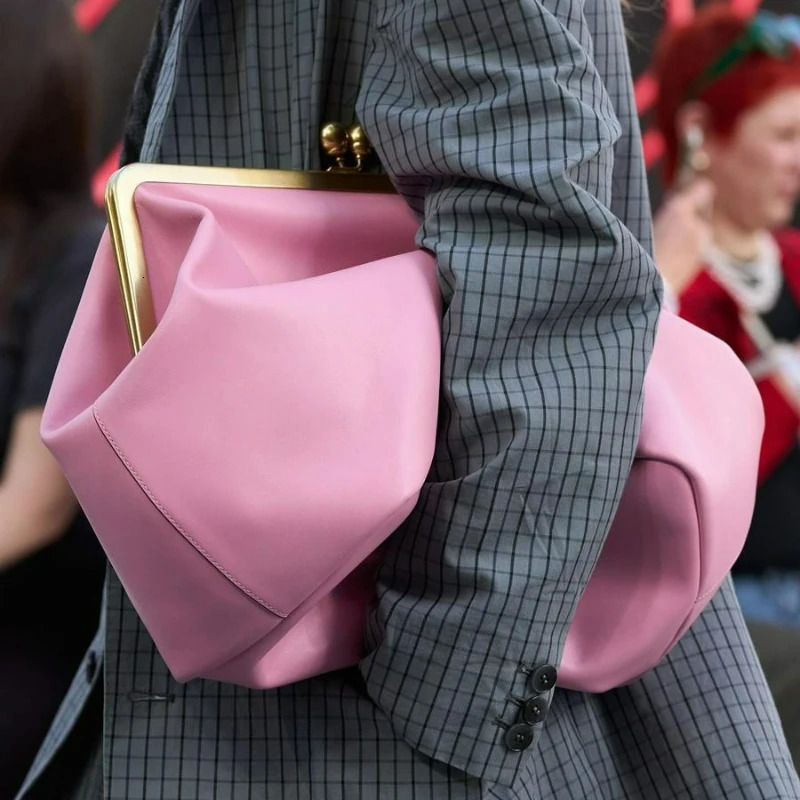 Largecapacity Handheld Party and Dinner Bag Light n Fashionable Clutch Versatile Singleshoulder Tote 260227