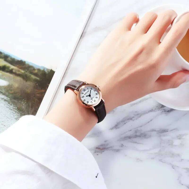 Simple and Cute Small Strap Dial Couple Women Exquisite Retro Leather Quartz Wirst Fashion Clock San Martin Store H260228