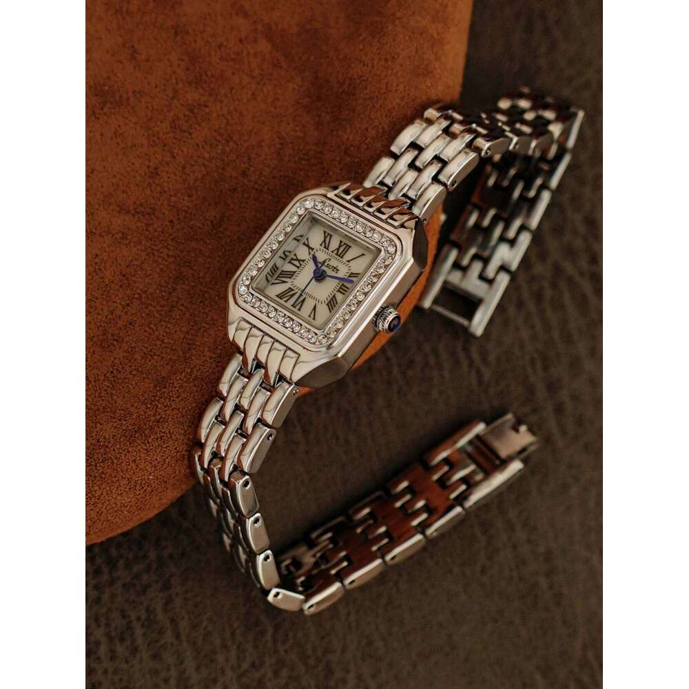1 Piece of New Golden French Classic Retro Style, High-End, Elegant, Compact Exquisite Inlaid Rhinestones, Bright Eye-Catching Women's Quartz , S