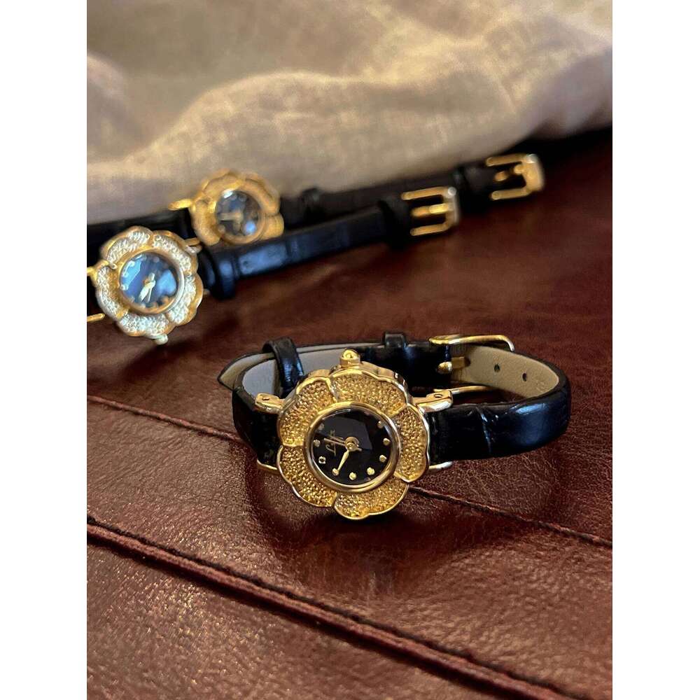 1 Piece of New French Retro Camellia Gold Small Dial Fashionable, Simple, Luxurious, Elegant, Compact Waterproof Women's Quartz , Stainless Steel