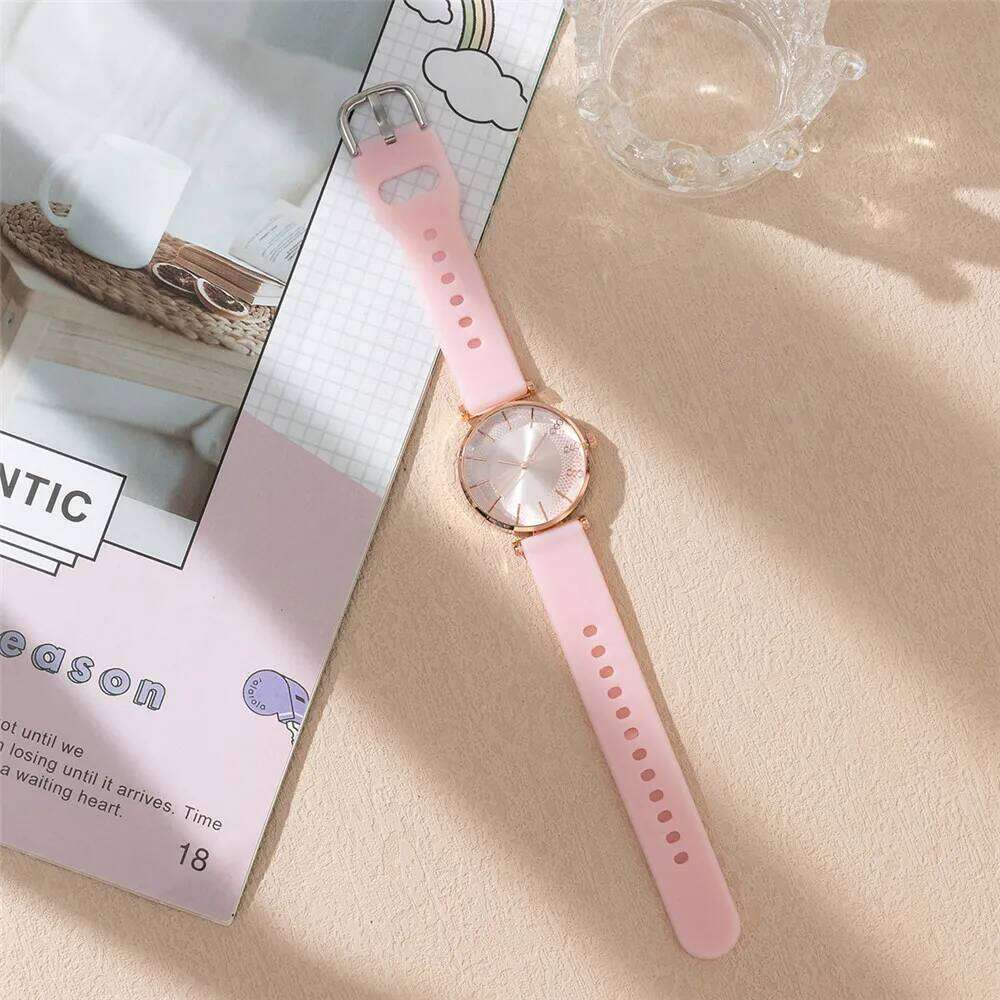 Fashion Simple With Diamonds Ladies Quartz es Hot 2025 Sports Brands Women Silicone Strap Dress Clock Gifts Wristes H260228