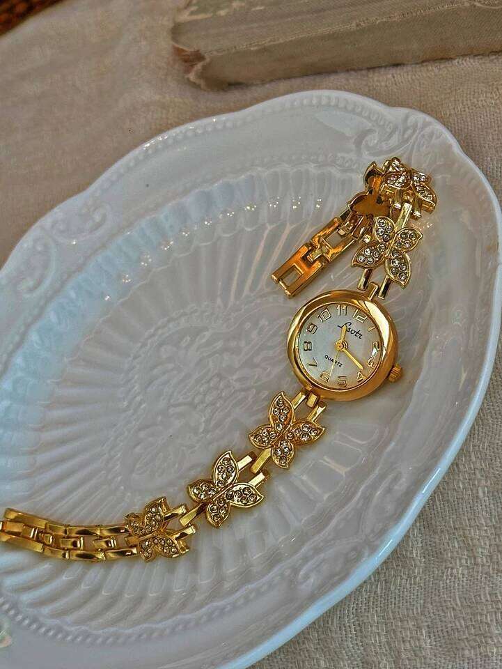 1 Piece of French Gold Inlaid Dazzling Rhinestone Butterfly-Shaped Exquisite, Elegant, Unique, Fashionable, High-End, Vintage Women's -Style Quar