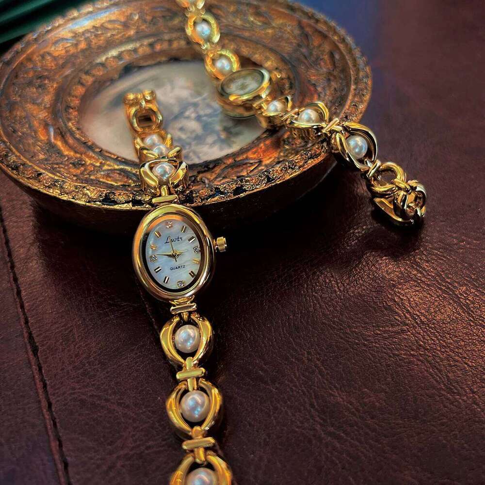 1pc French Fashionable Elegant Ladies' Pearl Strap 30m Waterproof Oval Quartz Wrist For Daily Wear Holiday for women H260228