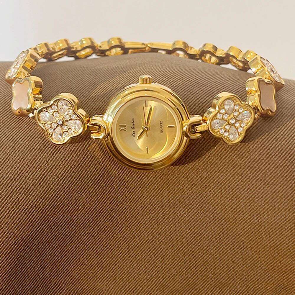 Elegant Blue shell Dial Women's es Fashion Gold Ladies Diamond Floral 2026 Quartz Wristes Gift H260228