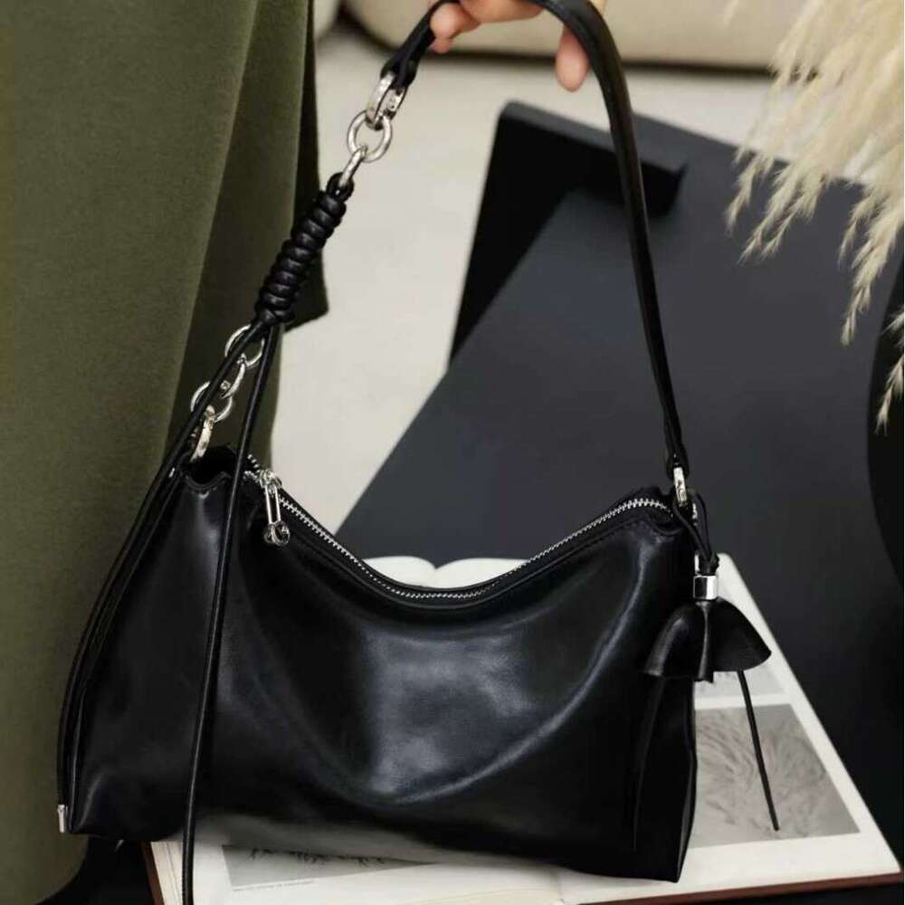 Luxury Shoulder Bags Totes Hobo New Top Layer Vegetable Tanned Hobo Vintage Commuter Dumpling Bag Large Capacity Fashionable Casual Genuine Leather Un