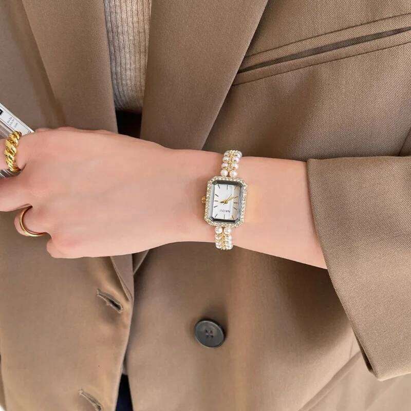 Women Fashion Small Square Dial Ladies Vintage Shell Pearls Chain Quartz Wrist Female Clock Wholesale H260228