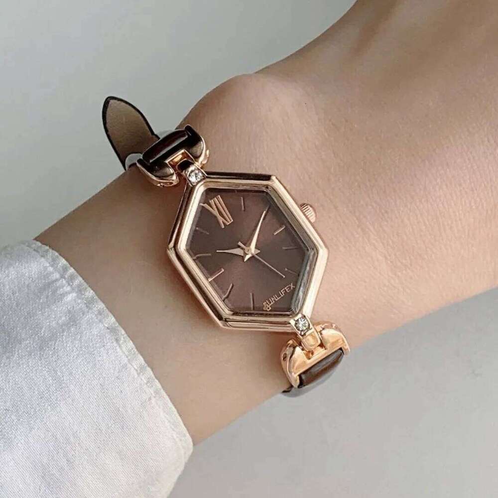 Fashion Women's Quartz Leather Band Analog Wristes Rhombus Dial Ladies es Clock Relogio Feminino H260228