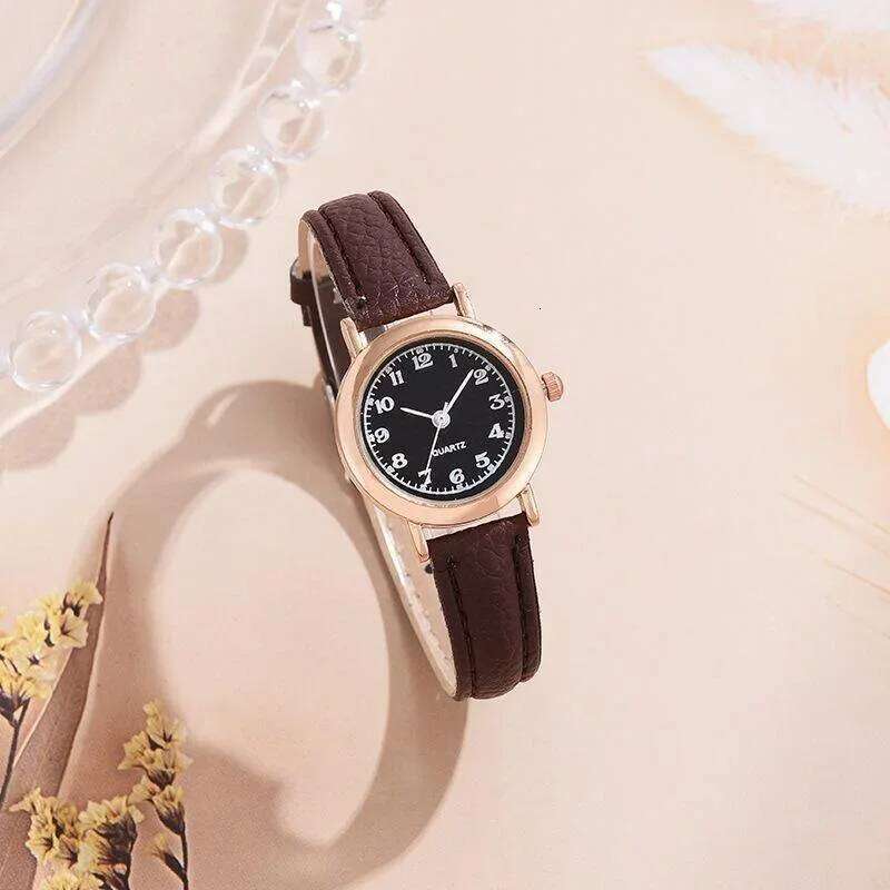 Classic Women's Casual Quartz Leather Band Strap New Round Analog Clock Wrist Designer es H260228