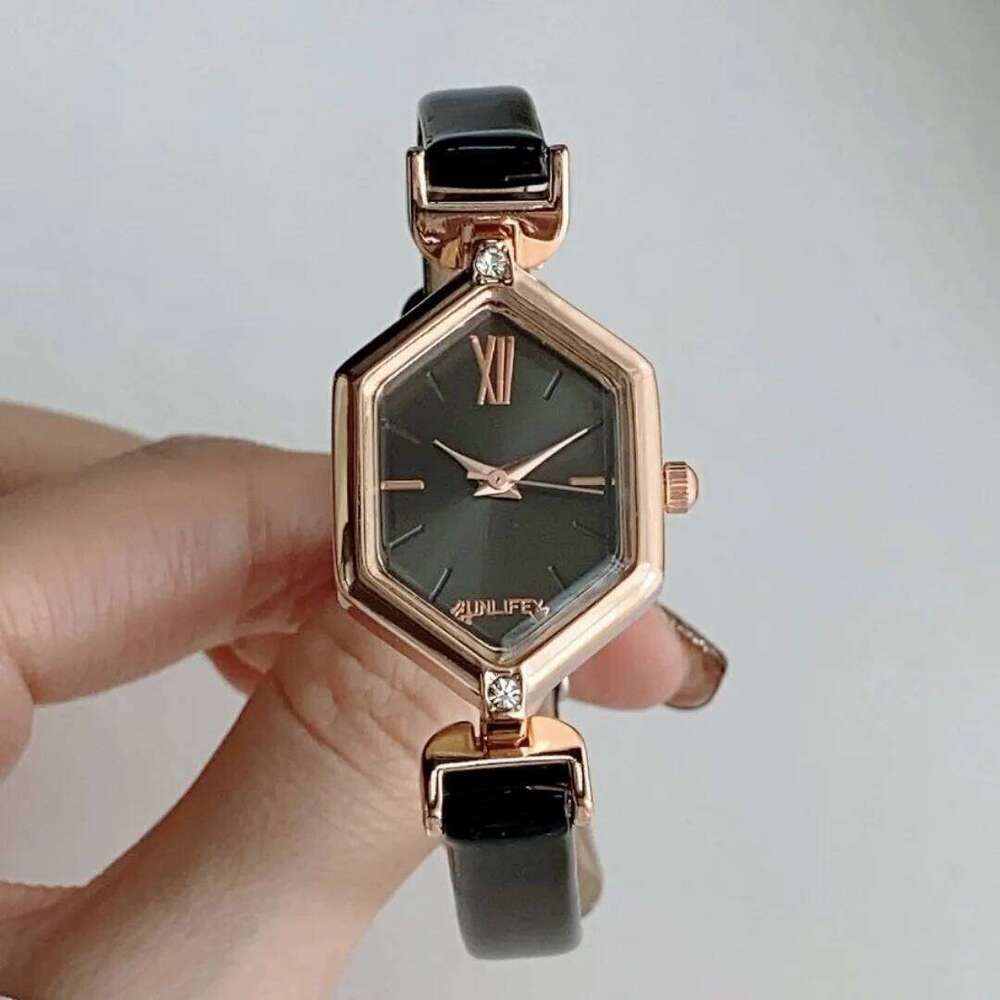 Fashion Women's Quartz Leather Band Analog Wristes Rhombus Dial Ladies es Clock Relogio Feminino H260228