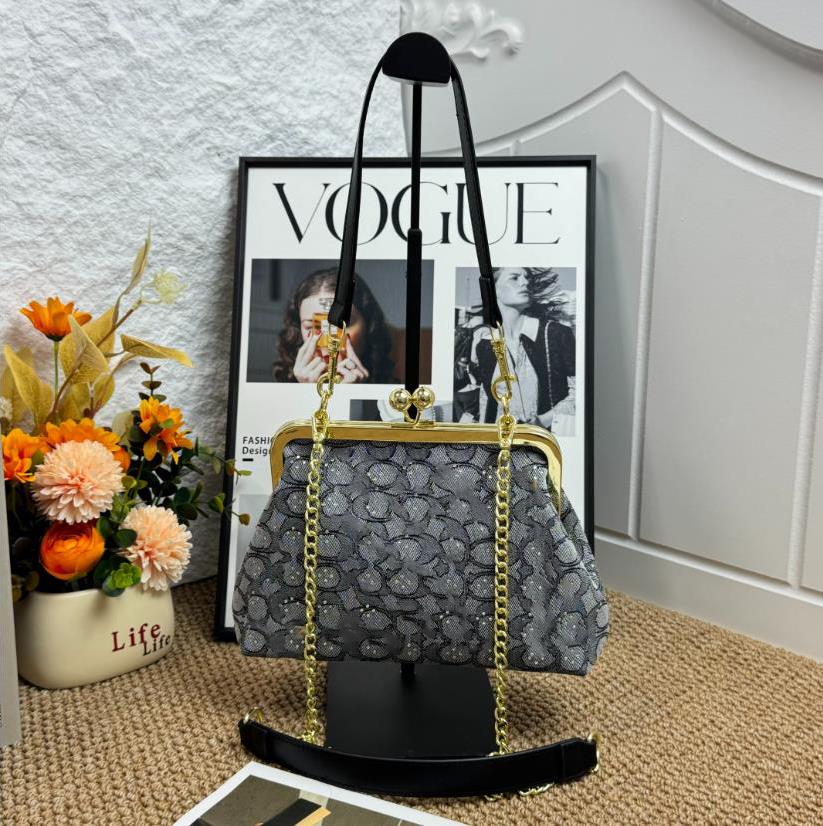 Wholesale Ladies Fashion Bag Splicing Leather Solid Color Underarm Tote Bag Designer Luxury Bags Shoulder Bag Purse Wallet Alphabet Bag Fashionable portable