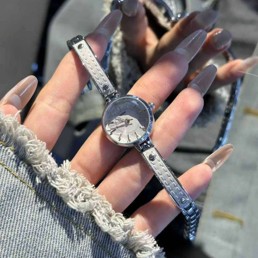 Versatile Fashion Small Dial Quartz for Women Casual Ladies Wrist Elegant Compact and Delicate Fashionable New H260228