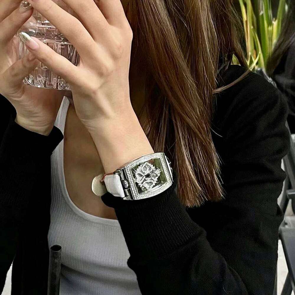 Fashionable Elegant Wine Barrel Shaped Ladies' With Transparent Back & Rhinestone Detail Quartz Movement , Rotatable H260228