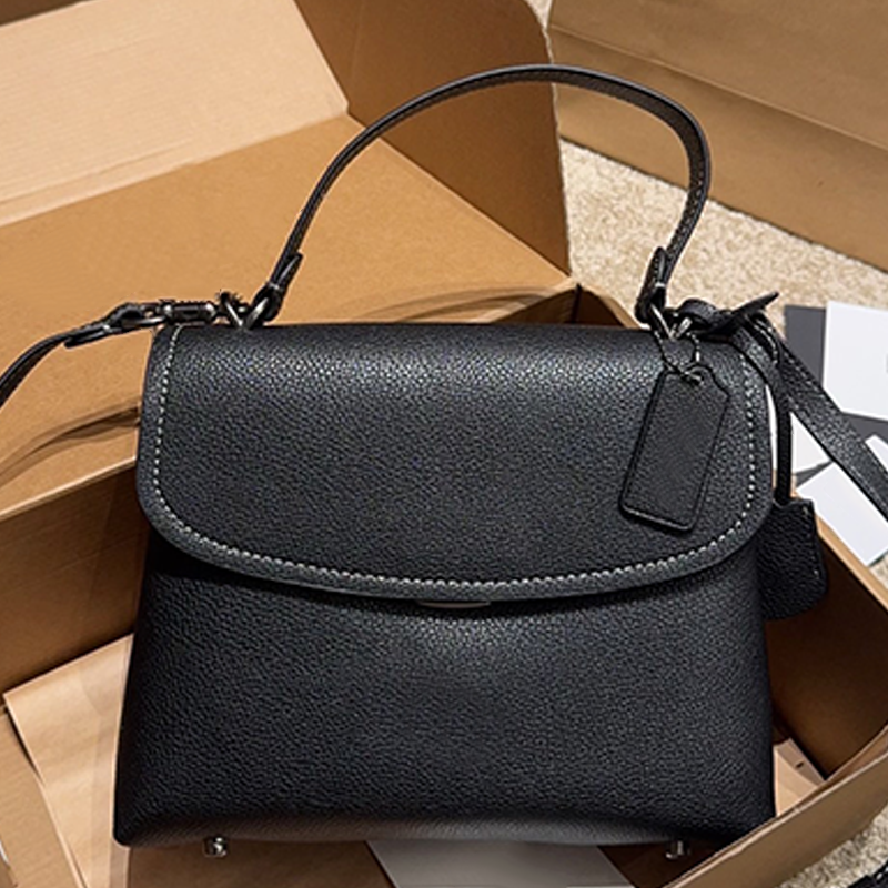 Luxury diamond underarm bag, designer bag, lady's shoulder bag, high-end handbag, practical crossbody bag, classic monogram bag, high-quality bag shopping bag