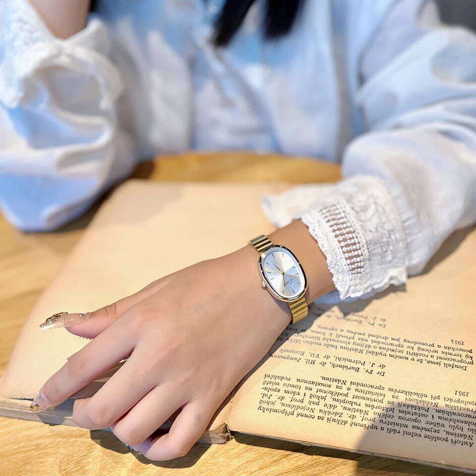 1pc New Fashionable Women's With Gold , Vintage Luxury Ins Style, Elegant & Versatile Quartz ladies H260228