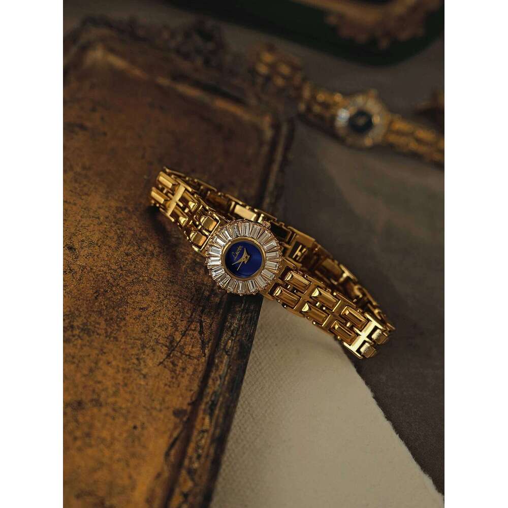 1 Piece of Golden French Retro Square Inlaid Rhinestones, Zirconia, Fashionable, Literary, Elegant Personalized Waterproof Quartz , Stainless Steel St