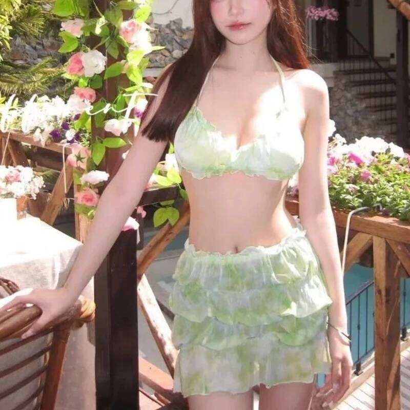 Women's Premium Bikini Set Vintage Ditsy Floral Brightening 3 Piece Cover Up Low Waisted Beach Pool Vacay Swimsuit Z260301