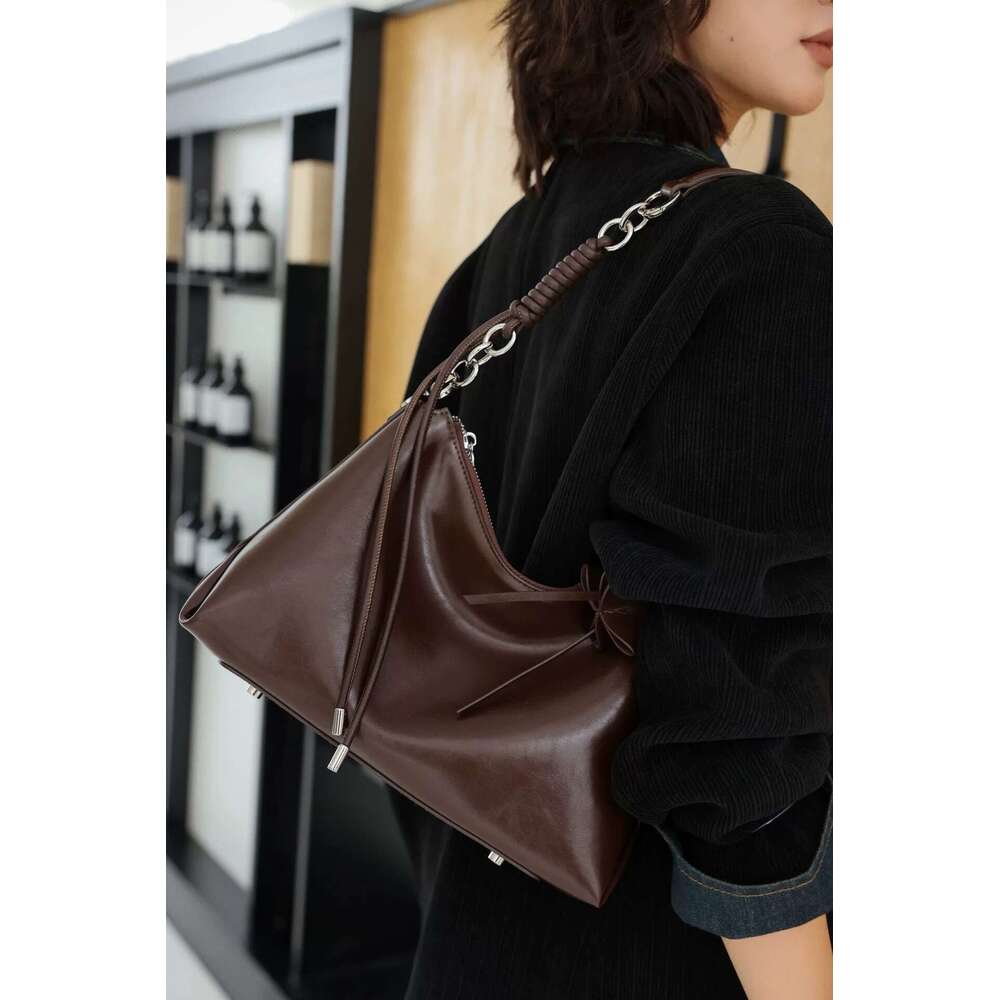 Luxury Shoulder Bags Totes Hobo New Top Layer Vegetable Tanned Hobo Vintage Commuter Dumpling Bag Large Capacity Fashionable Casual Genuine Leather Un