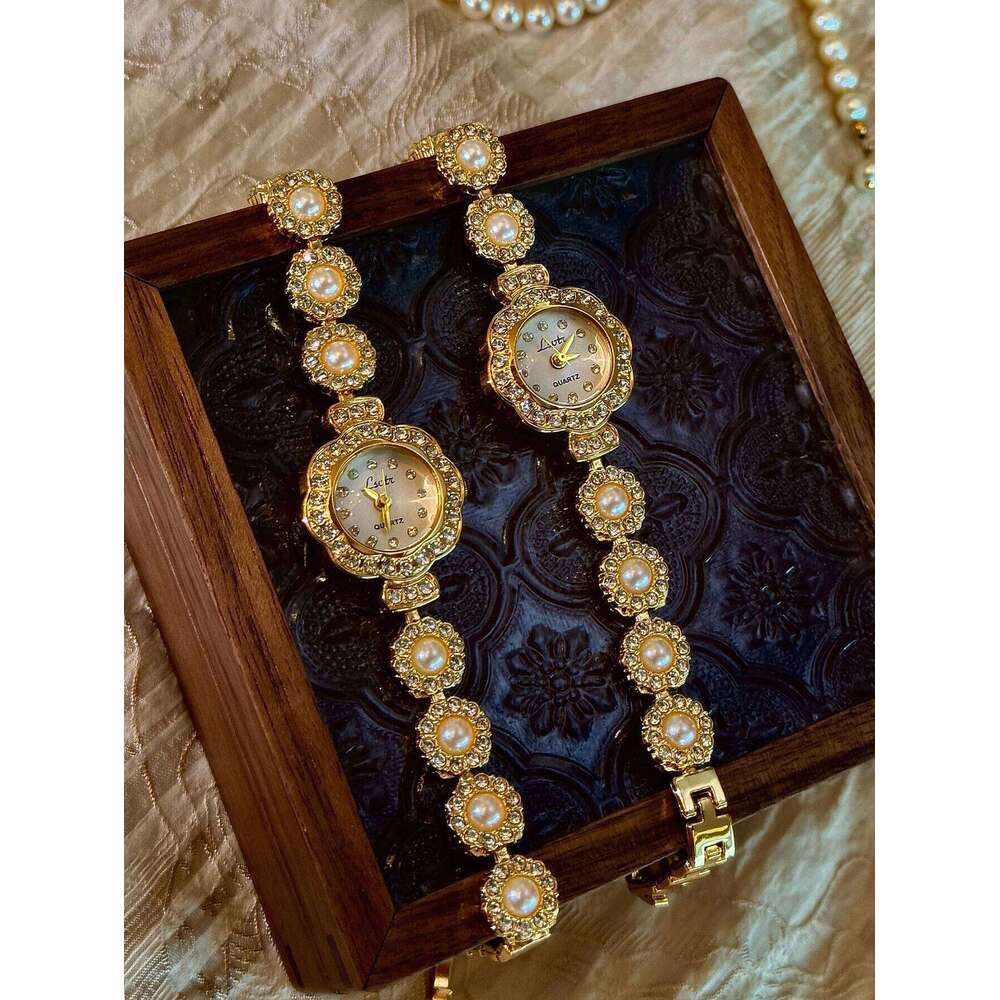 1 Piece of New Exquisite Compact French Fashionable Elegant Women's with Pearl Strap Dazzling Rhinestones, 30m Waterproof Round Quartz , Suitable