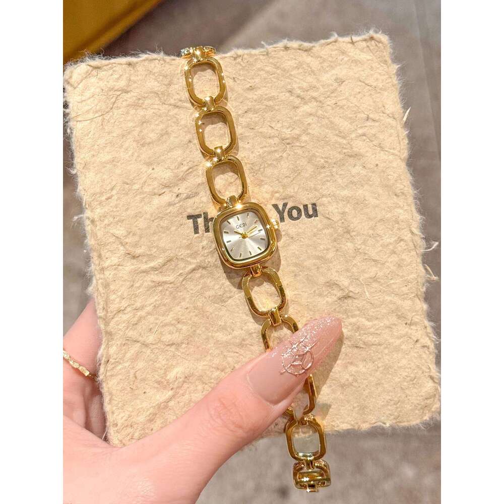 2025 Young Luxury New Women's es Elegant Square Small Dial Quartz Female Exquisite Skeleton Type H260228