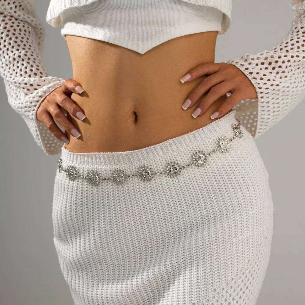 Retro Bohemia Metal Human Face Sun Flower Ankle Chain for Women Summer Beach Sexy Bikini Expose Waist Body Jewelry H260228