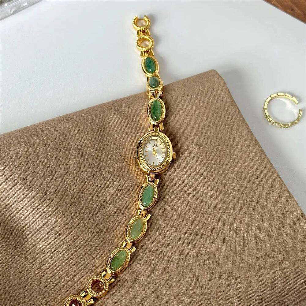 Women's Gold Vintage Brown Jade Small Dial Quartz Daily Wear Party Clock Luxury Waterproof Ladies es Gifts H260228