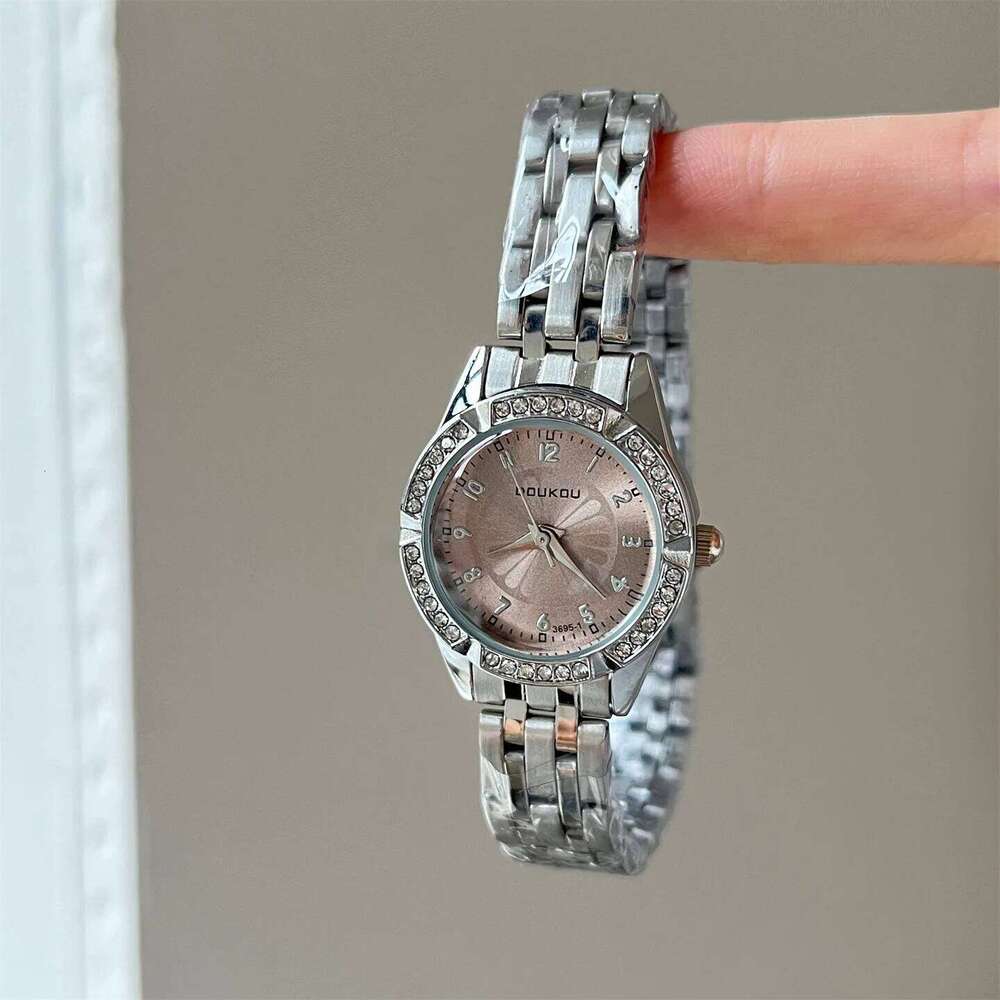 Diamond Studded Daisy Dial for Women Steel Strap Fashion Ladies Quartz Wristes Gift Dropshipping Female Clock H260228