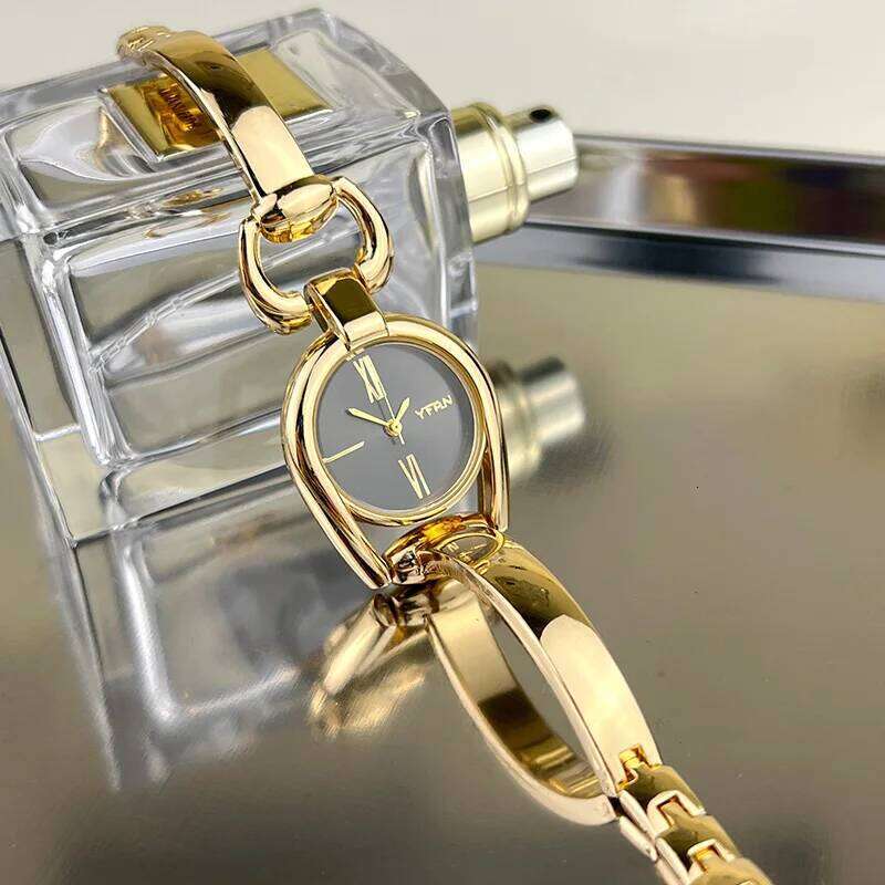 Fashionable Retro Button Wristband Quartz for Women Casual High-End Feel New Model Women's H260228