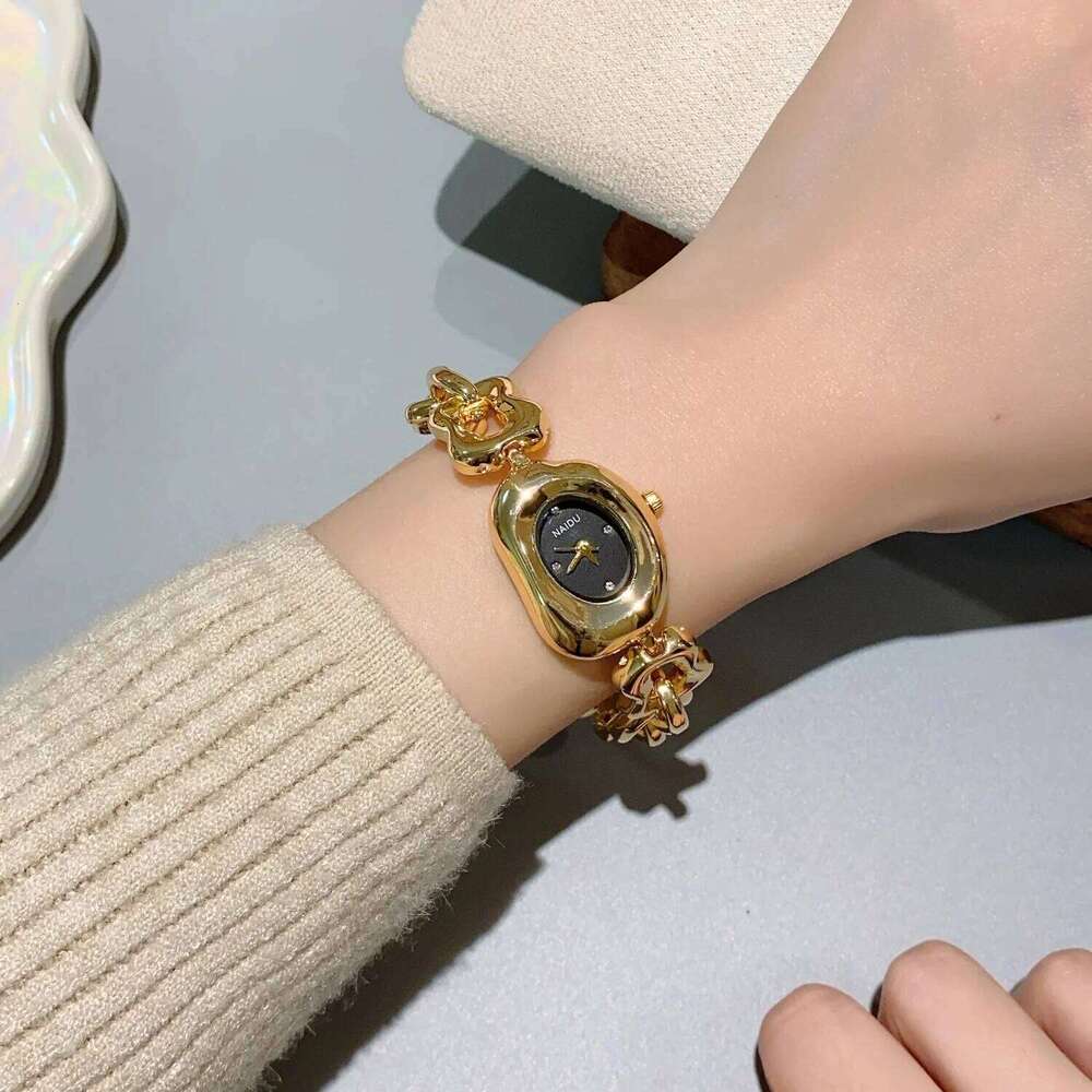 Women Creative Chain es Top Brand Gold Fashion Ladies Wristes High-end Women's Quartz Female Clock H260228