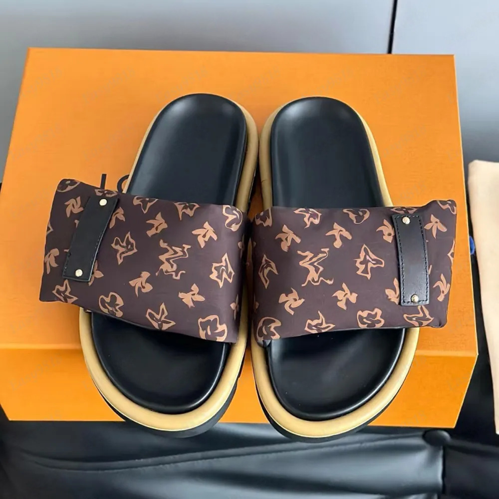 Designer Slippers Slides Women Men Shoes Hotel Shower Summer Beach Black White Sandals for Flat House Platform Women pillow sandles claquette pantoufle