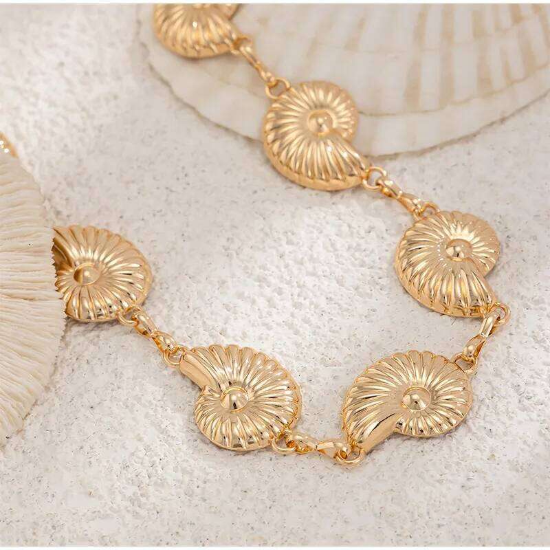 Beach Vacation Conch Pendant Female Golden Sexy Spicy Girl Ins Style Metal Body Chain Waist Decoration H260228