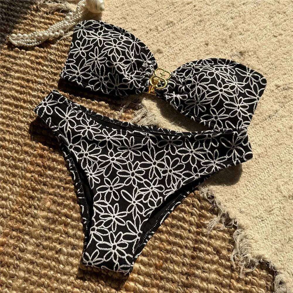 Flower Embroidery Bandeau Bikinis Sets Woman 2026 Metal Buckled Sexy Swimsuit Women High Cut Bathing Swimming Suit Bikini Mujer Z260301