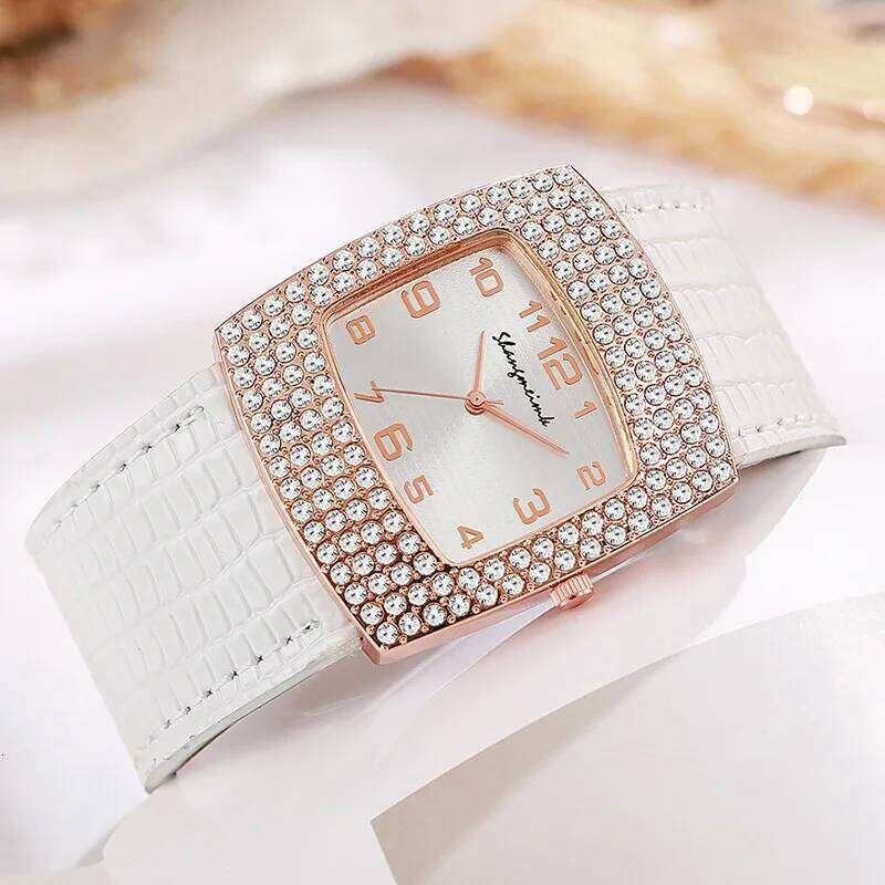 Ladies' Temperament Personality Wide Strap Quartz Fashion Wrist H260228