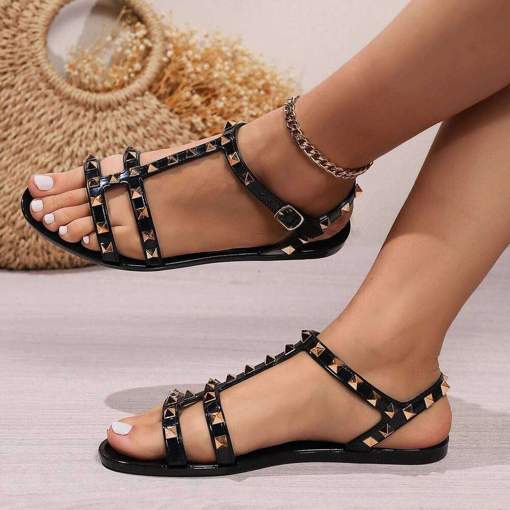 2025 New Style Rivet Thin Strap T-toe Sandals Summer Square Toe Flat Bottom Going Out Roman Women's Shoes