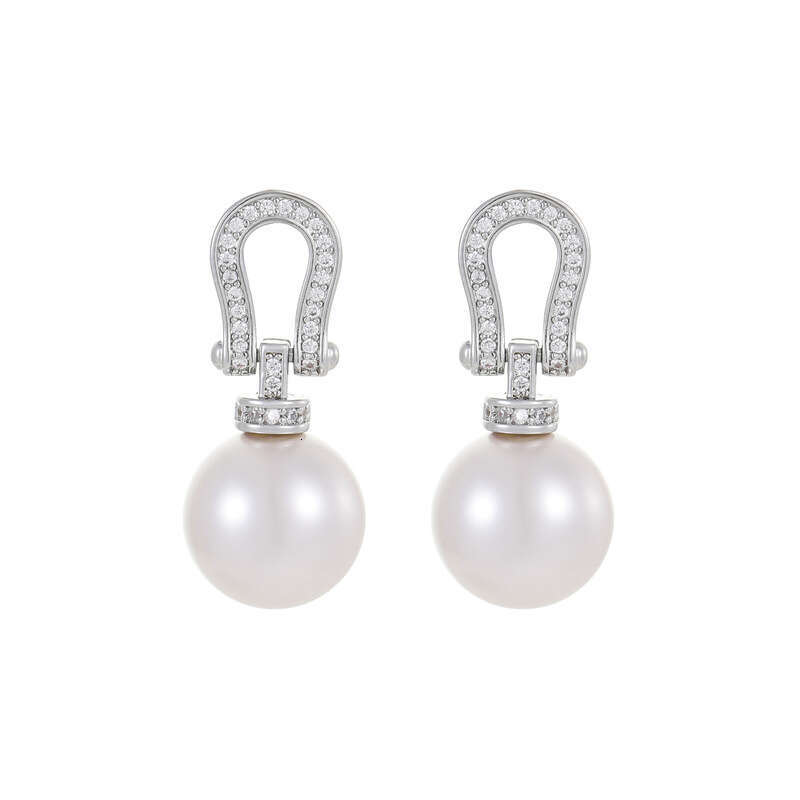 Micro-inlaid Hollow Horseshoe Pearl Stud Earrings For Women Light Luxury Design Exquisite And Versatile Ear