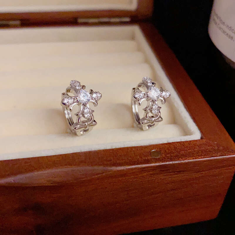 Womens Jewelry Earrings Hoop Vintage Fashion Simple Designer Full Diamond Cross Unique Personality Versatile Minimalist Style