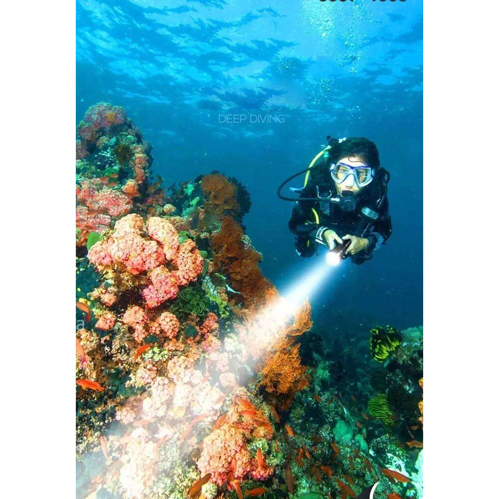 Super bright Diving Flashlight IP68 highest waterproof rating Professional diving light Powered by 18650 battery With hand rope Z260301