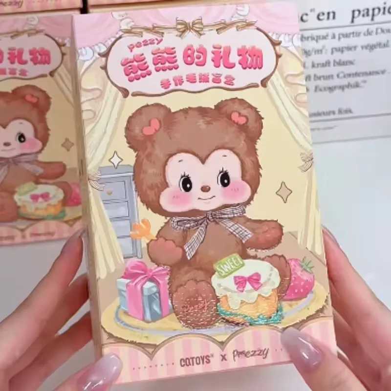Pezzy Bear Gift Series Blind Box Cute Anime Figure Bear Mystery Box Plush Pendant Vinyl Doll Keychain Decor ToysT260302