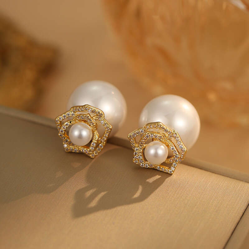 Elegant Pearl Camellia Stud Light Luxury Earrings Exquisite Niche Fashion Socialite Party Earrings For Women