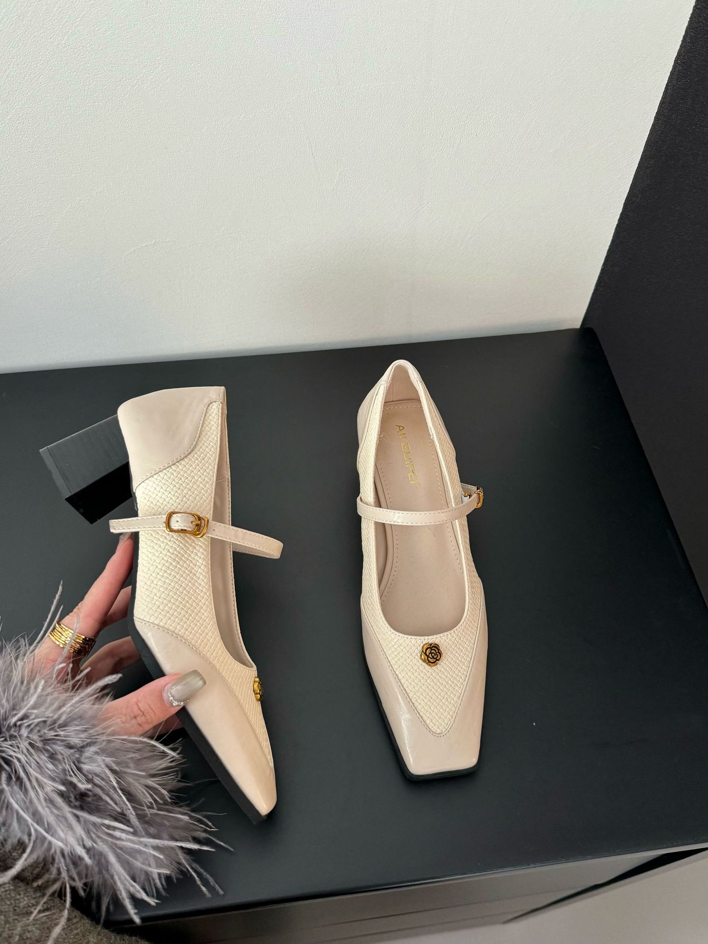 new Free Shipping Dress Shoes Fashionable pointed high heels simple and comfortable commuting elegant women's shoes