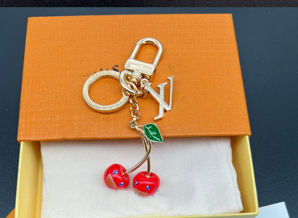High Quality Designer cherry Keychain Luxury Fashion Letter Key Rings Lanyards Pendant Luggage Accessories Jewelry Key Chain Charm Men Women Christmas Gifts