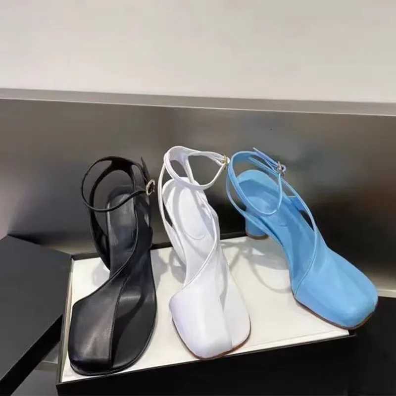 2025 European and American Womens Spring and Summer Open Toed Thick High Heels Square Head One Button Strap Large Sandals K260302