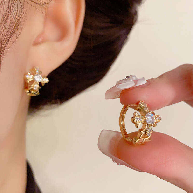 Womens Jewelry Earrings Hoop Vintage Fashion Simple Designer Full Diamond Cross Unique Personality Versatile Minimalist Style