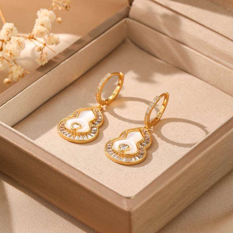 French-style High-end Mother-of-pearl Gourd Earrings Fashionable And Versatile Earrings