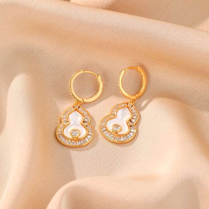 French-style High-end Mother-of-pearl Gourd Earrings Fashionable And Versatile Earrings