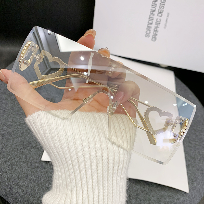 2026 New Designer Brand One-piece Heart-shaped Frameless Sunglasses Europe And America Y2K Internet Celebrity Style Fashion Sunglasses Cross-border